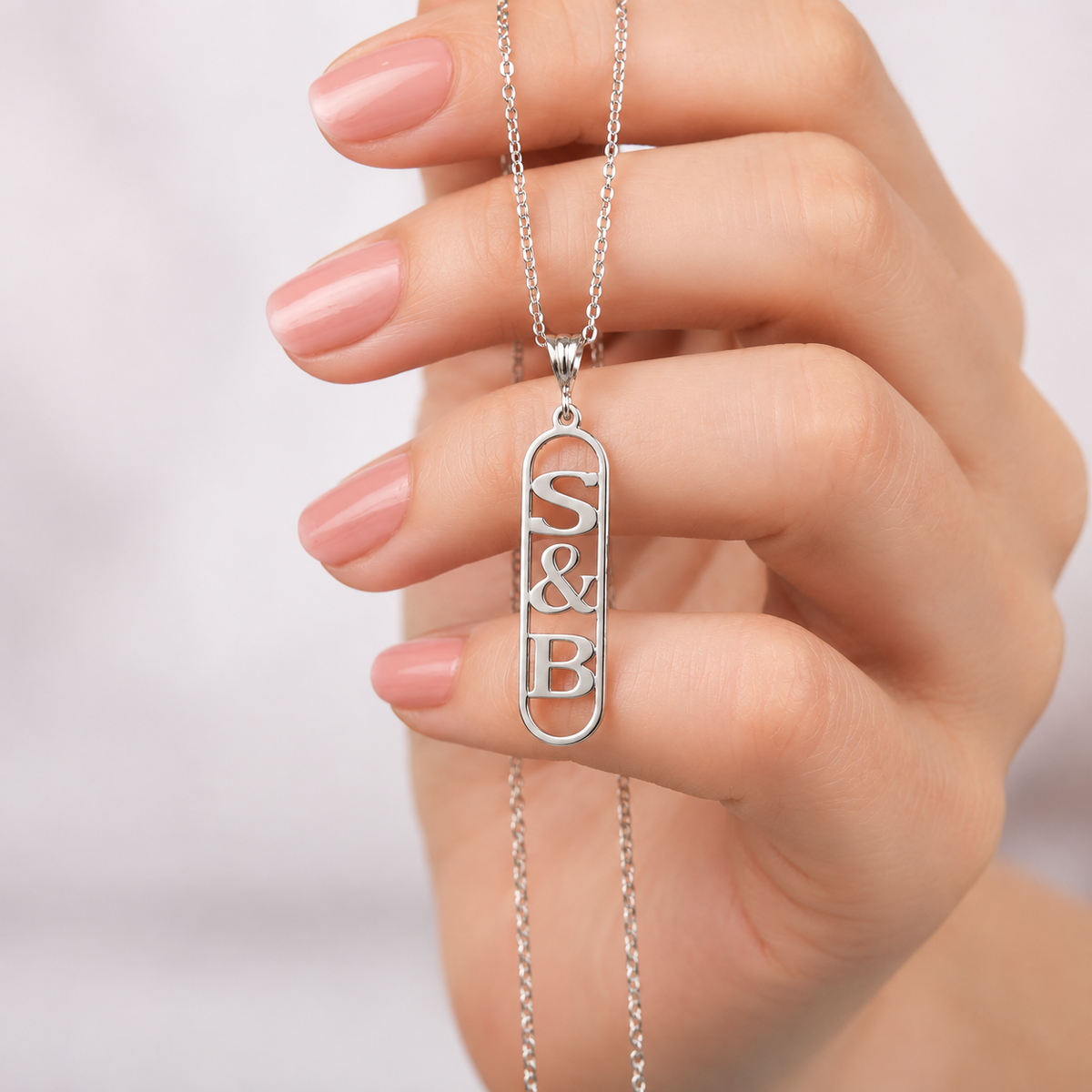 Personalisierte Initialen-Halskette im Oval-Design aus 925er Silber