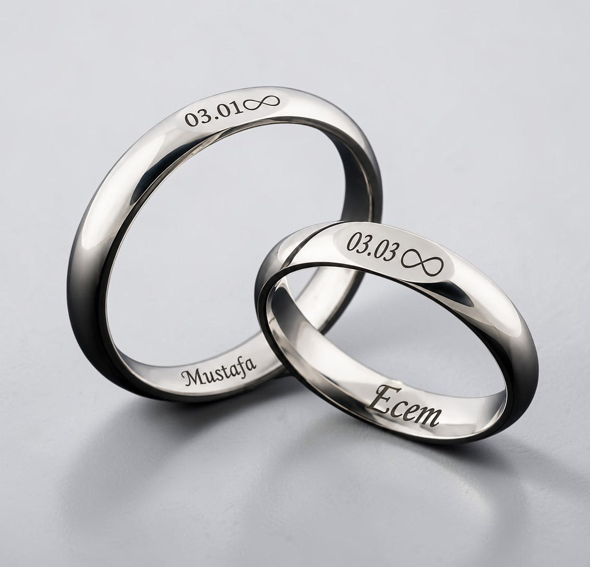 Partnerring-Set mit Namen und Datum aus 925er Silber