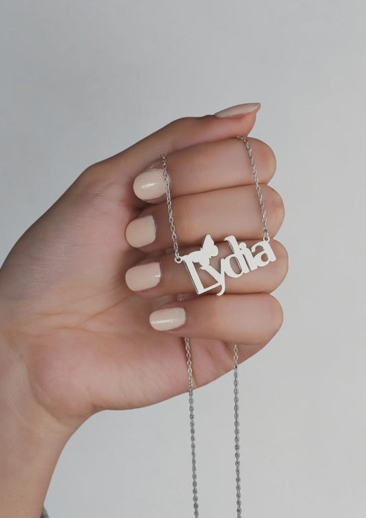 Personalisierte Namenskette mit Schmetterling aus 925er Silber